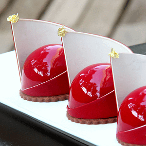 Rraspberry panna cotta bites by Pastry Chef Courses